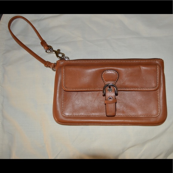 Coach Handbags - COACH Clutch Purse/Wristlet (Leather)